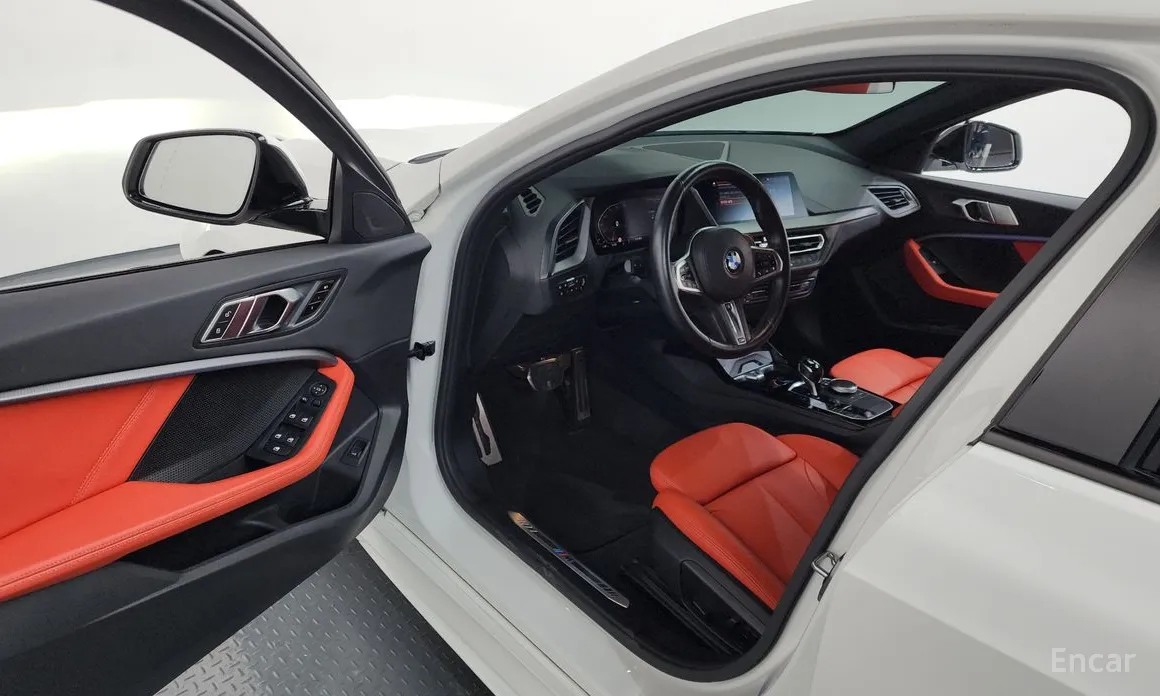 Фото 10 - BMW 1 Series