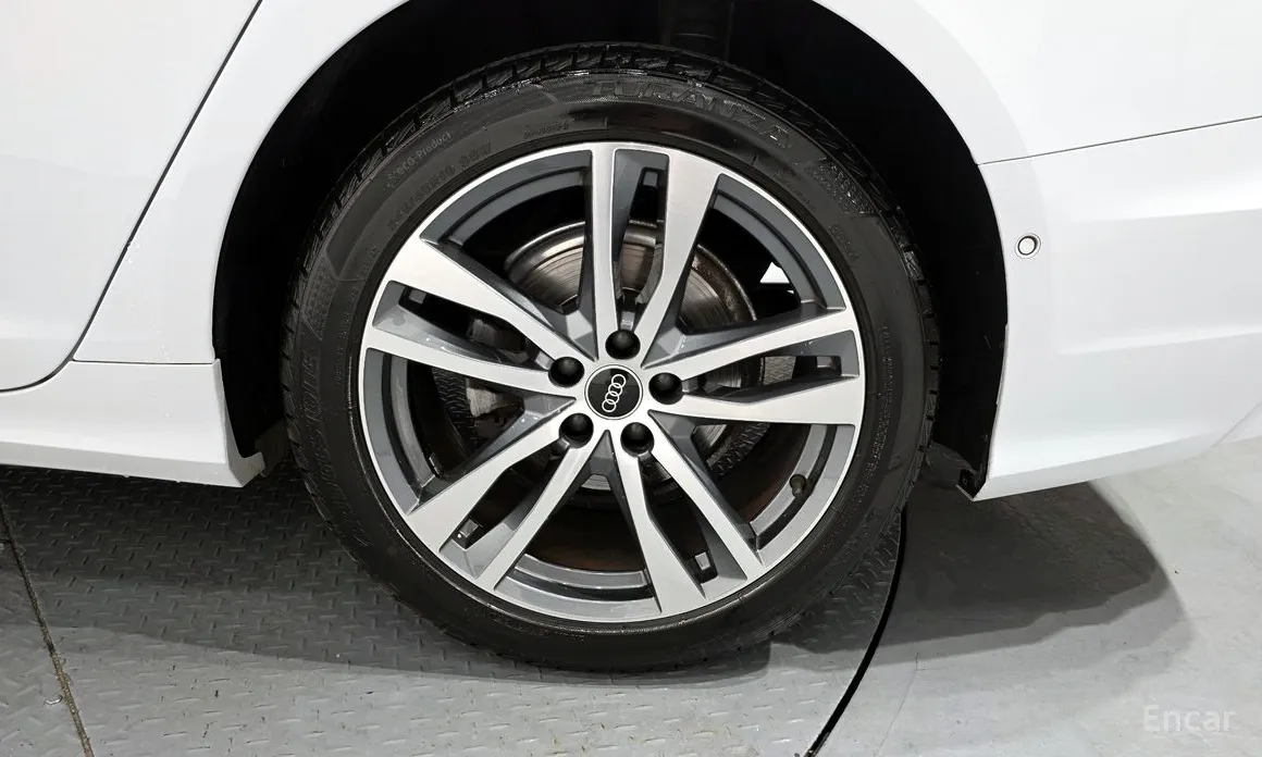 Фото 5 - Audi A6