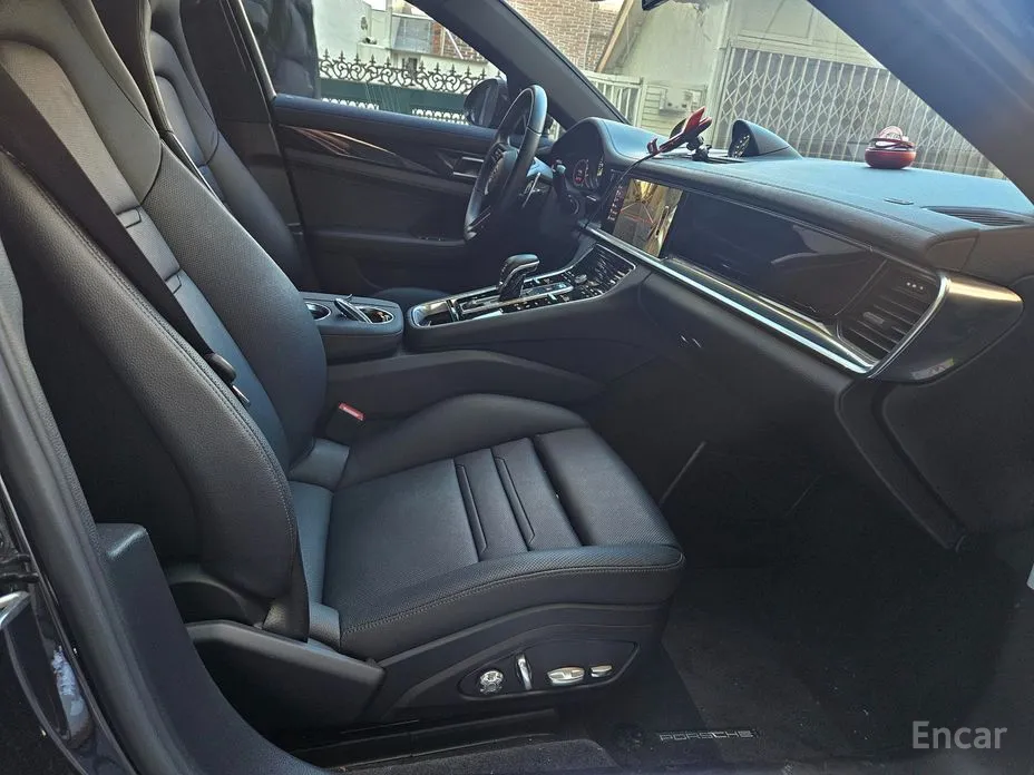 Фото 5 - Porsche Panamera