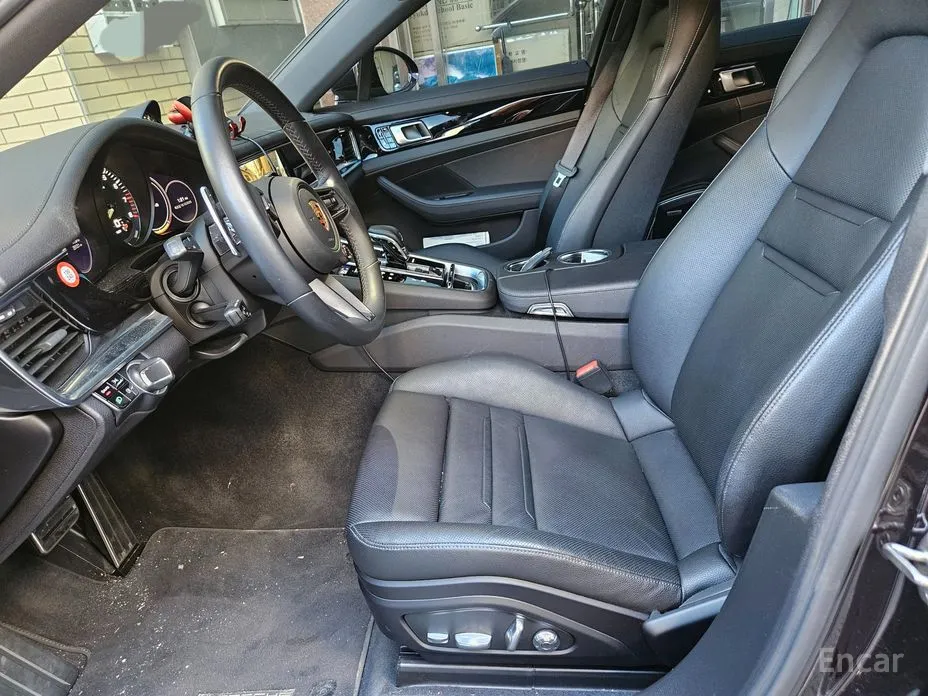 Фото 8 - Porsche Panamera