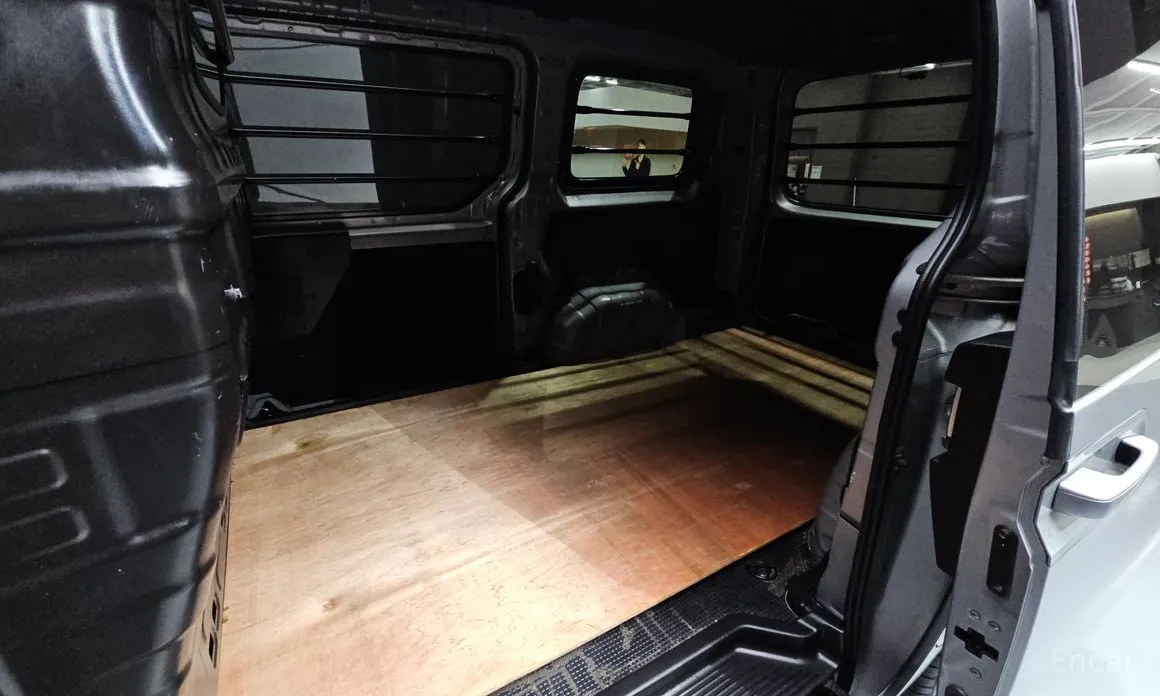 Фото 12 - Hyundai Staria