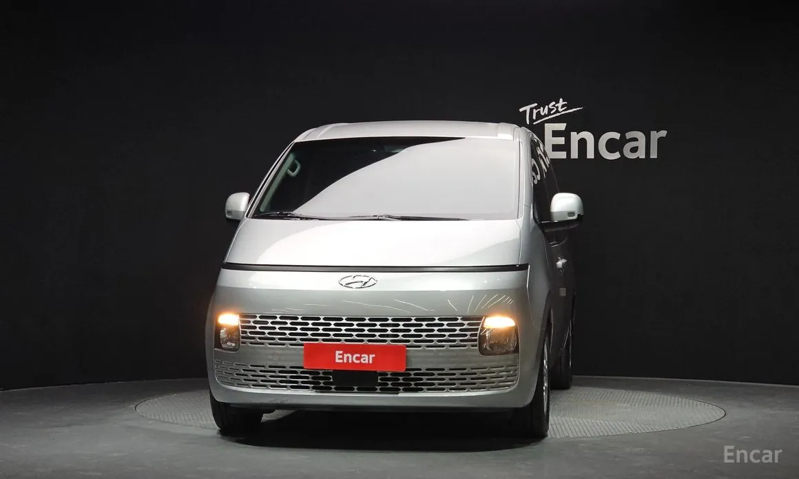 Фото 3 - Hyundai Staria