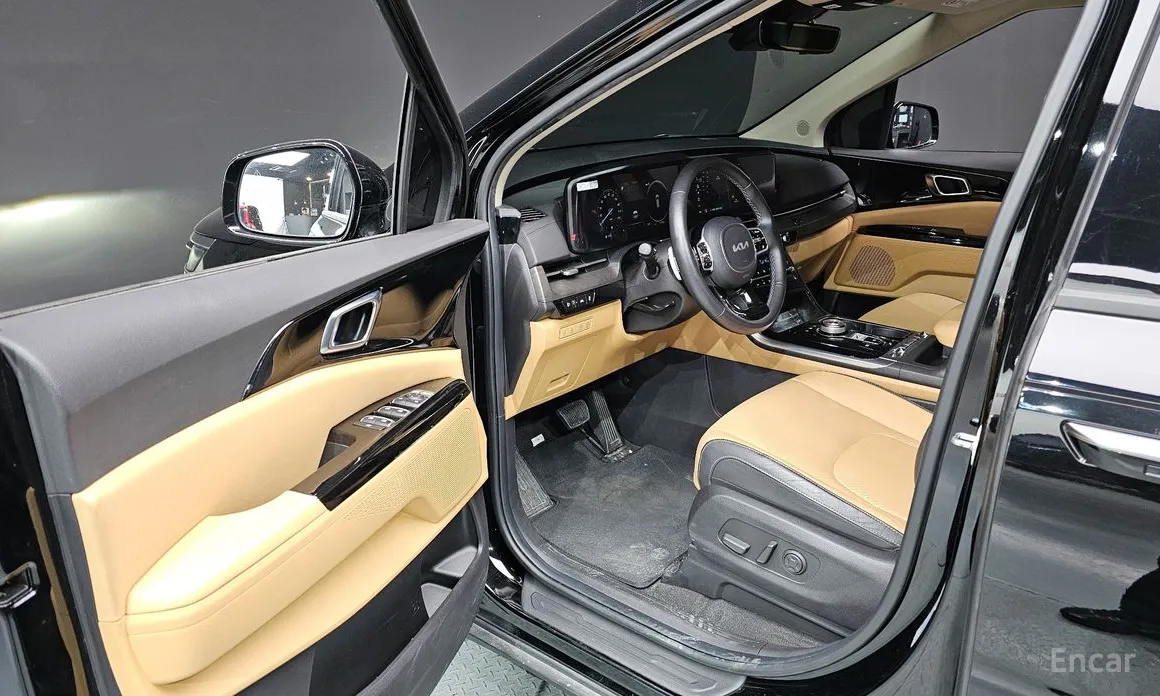 Фото 10 - Kia Carnival