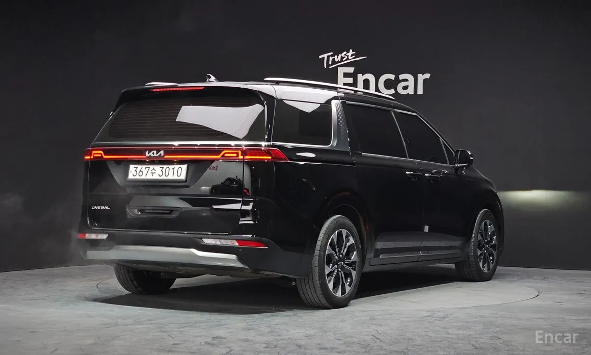 Фото 2 - Kia Carnival