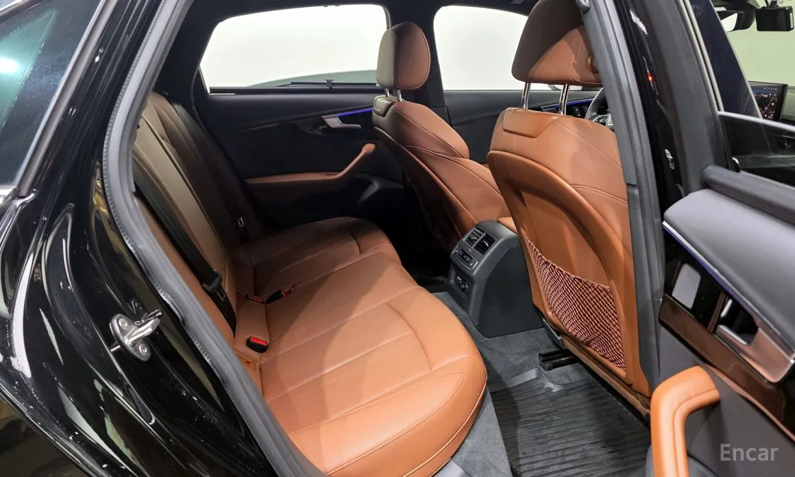 Фото 12 - Audi A4