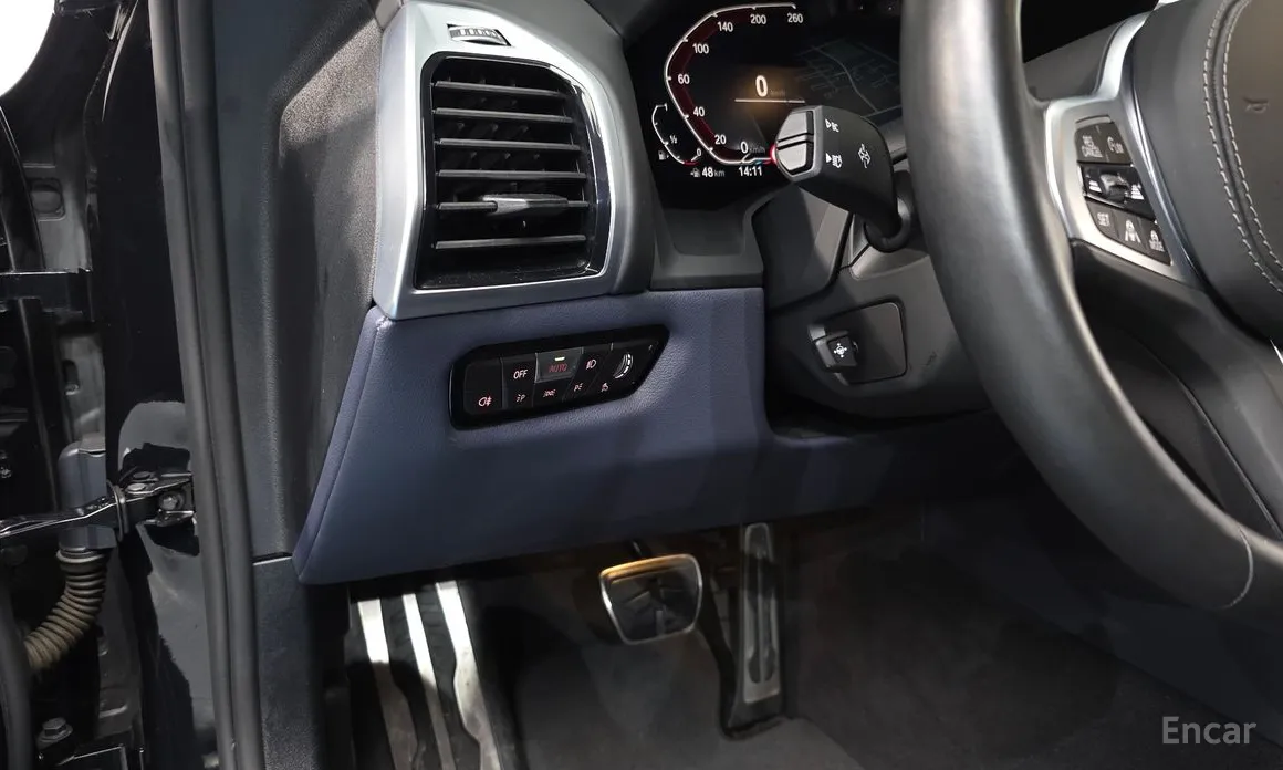 Фото 13 - BMW 8 Series