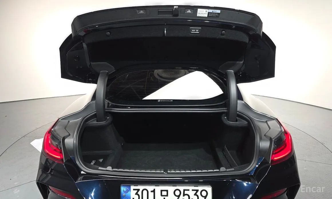 Фото 20 - BMW 8 Series