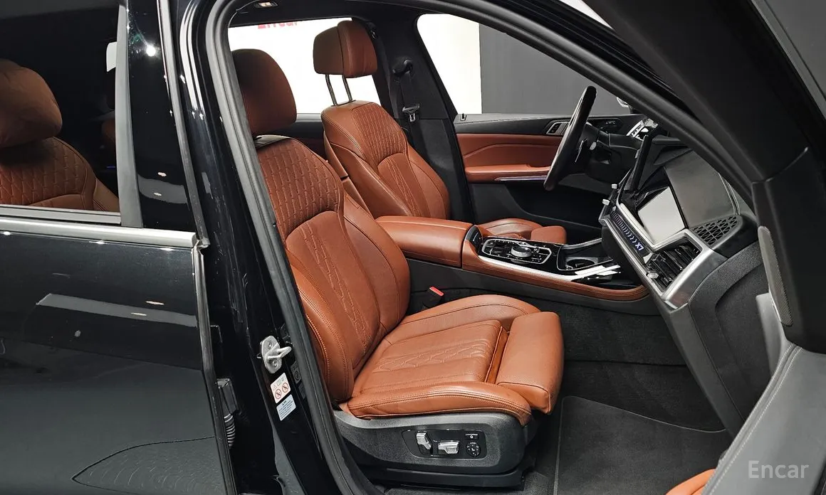 Фото 10 - BMW X7