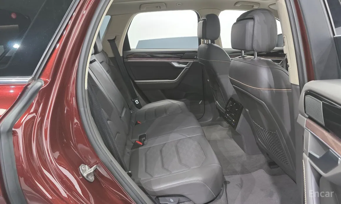 Фото 12 - Volkswagen Touareg