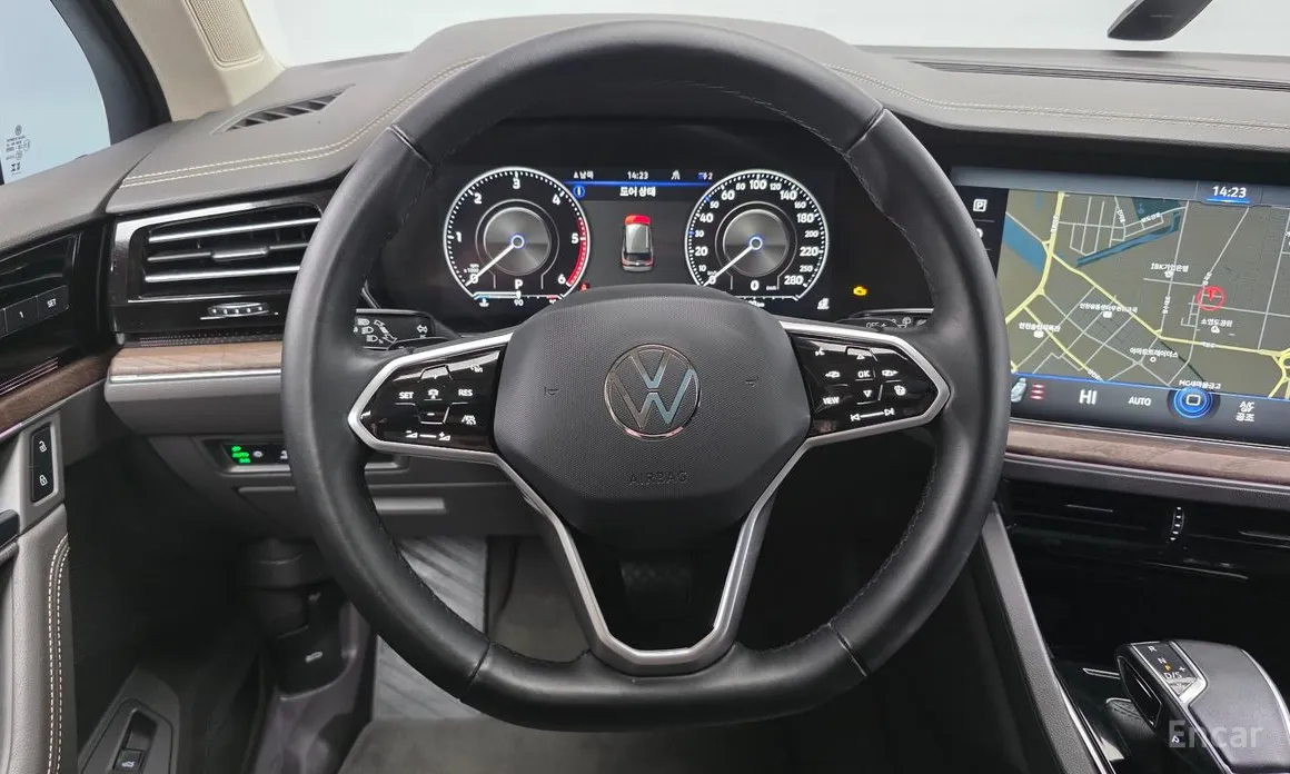 Фото 13 - Volkswagen Touareg