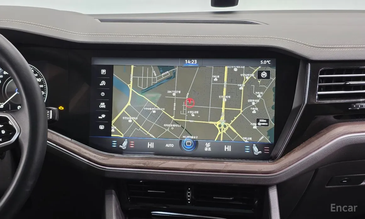 Фото 14 - Volkswagen Touareg