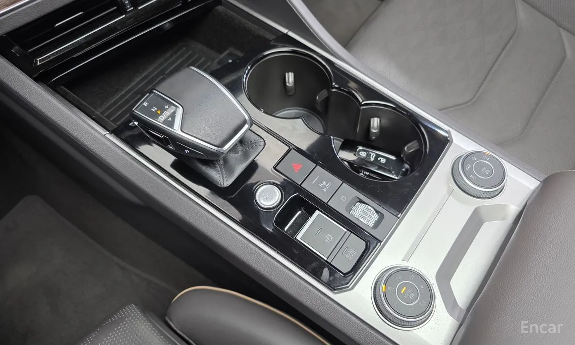 Фото 9 - Volkswagen Touareg