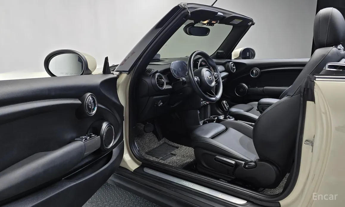 Фото 10 - Mini Cooper Convertible