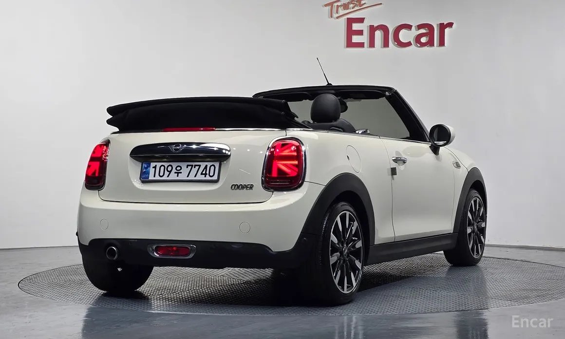 Фото 2 - Mini Cooper Convertible