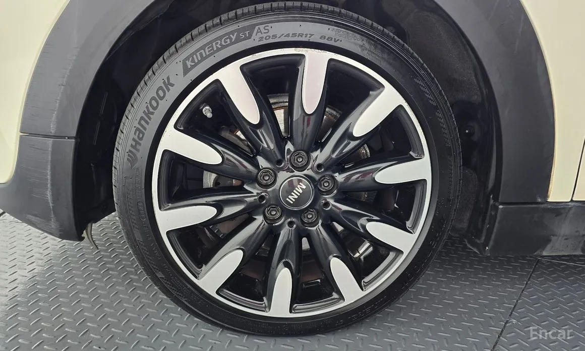 Фото 5 - Mini Cooper Convertible