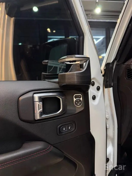 Фото 16 - Jeep Gladiator