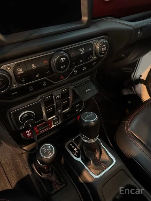 Фото 18 - Jeep Gladiator