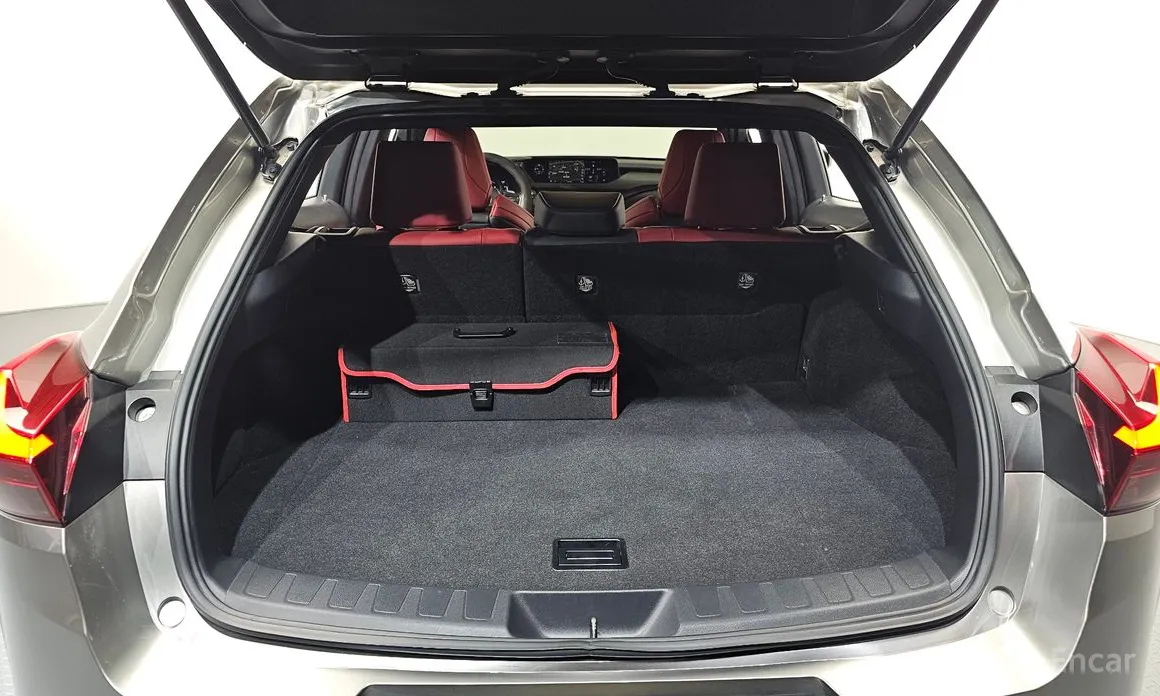 Фото 20 - Lexus UX