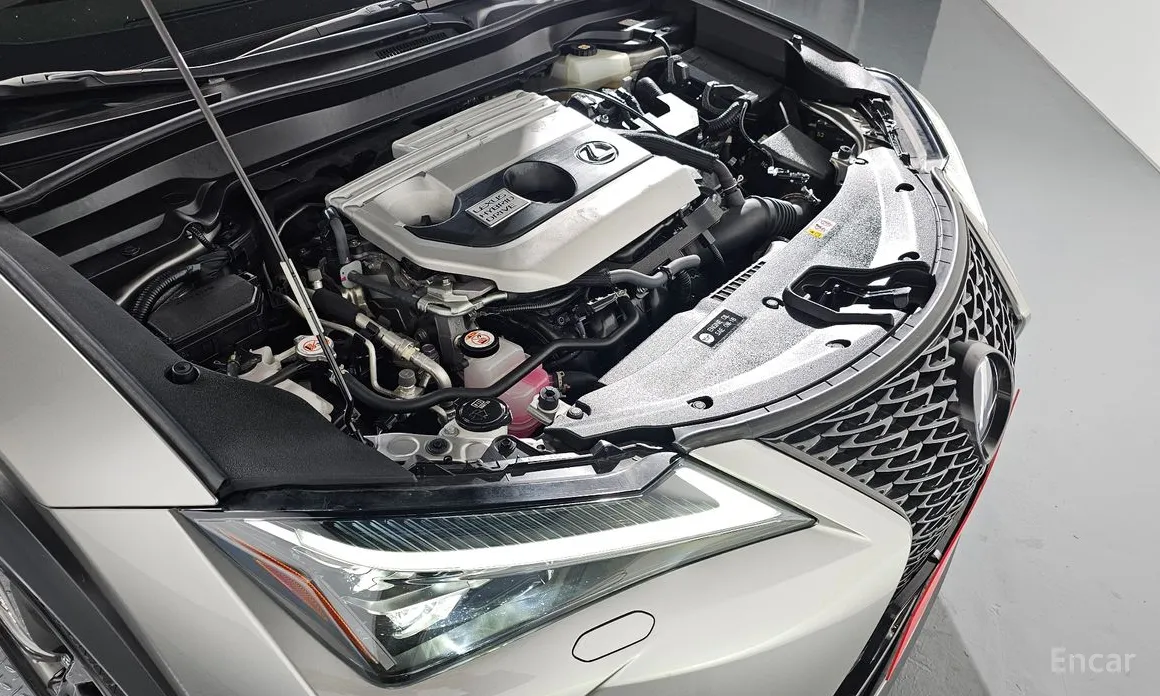 Фото 6 - Lexus UX