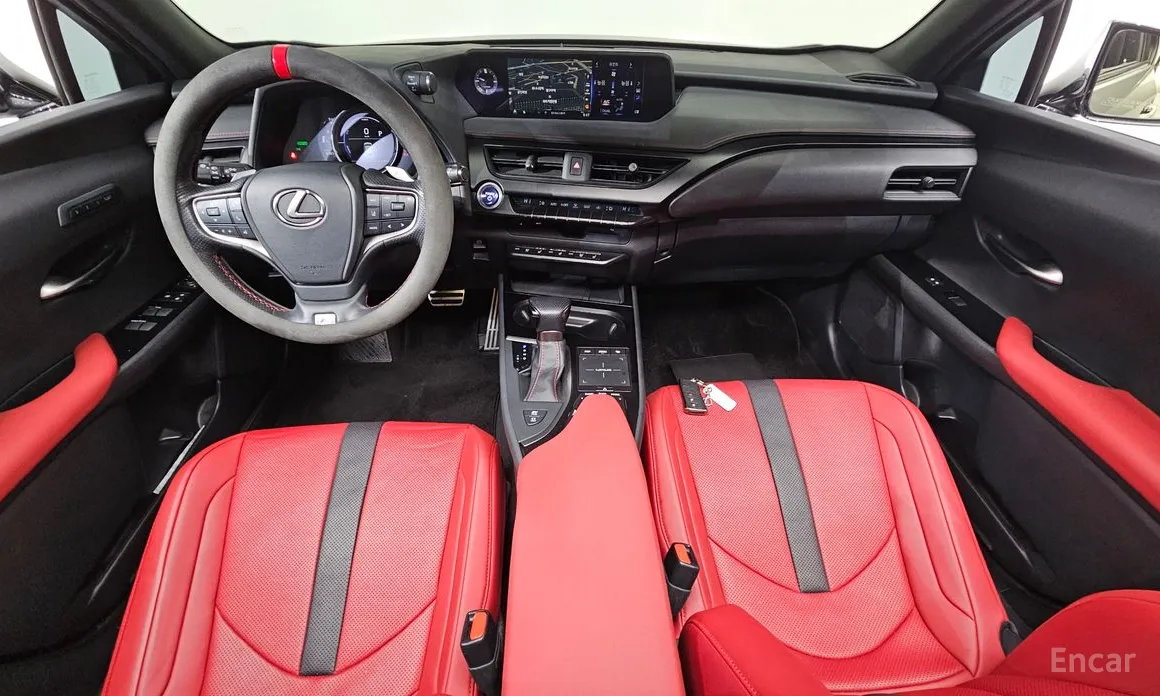 Фото 7 - Lexus UX