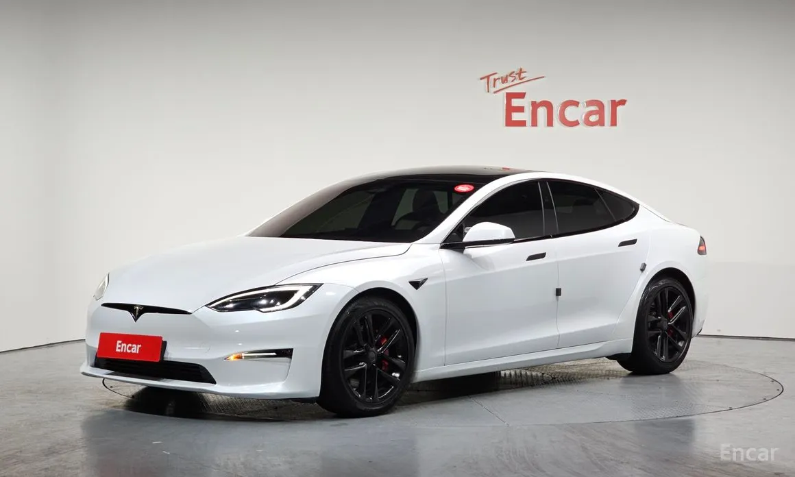 Фото 1 - Tesla Model S