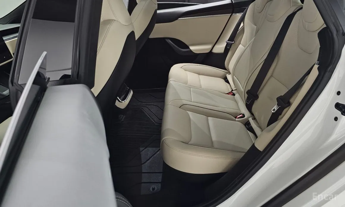 Фото 12 - Tesla Model S