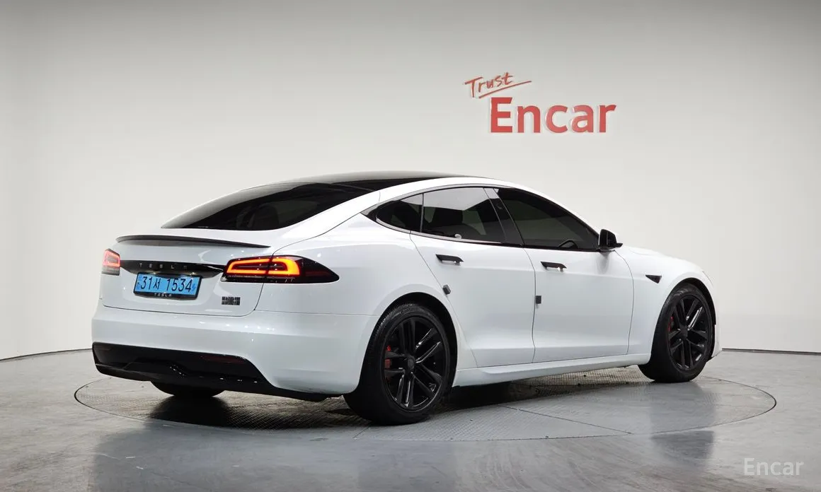 Фото 2 - Tesla Model S