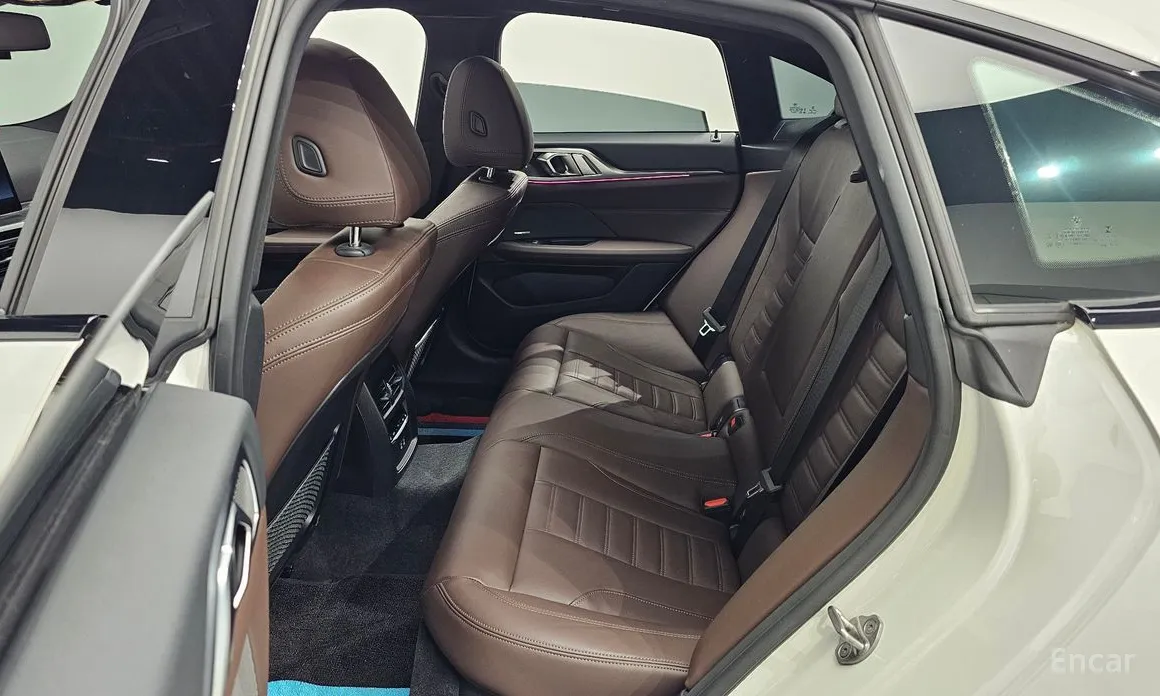 Фото 12 - BMW i4