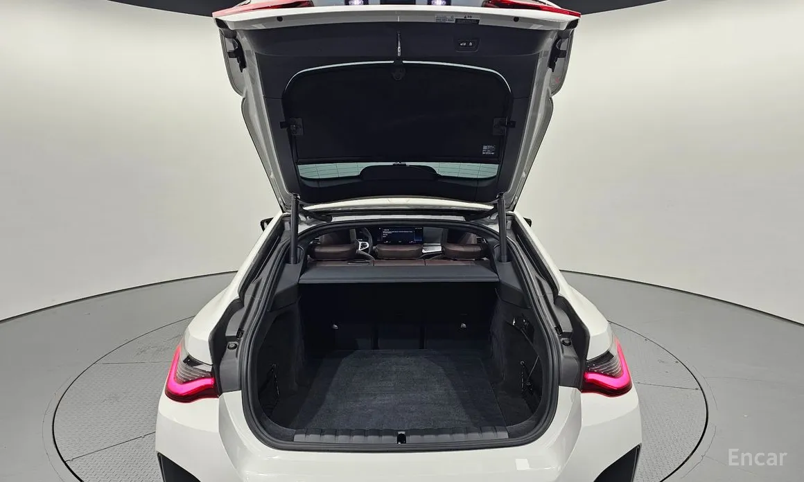 Фото 20 - BMW i4