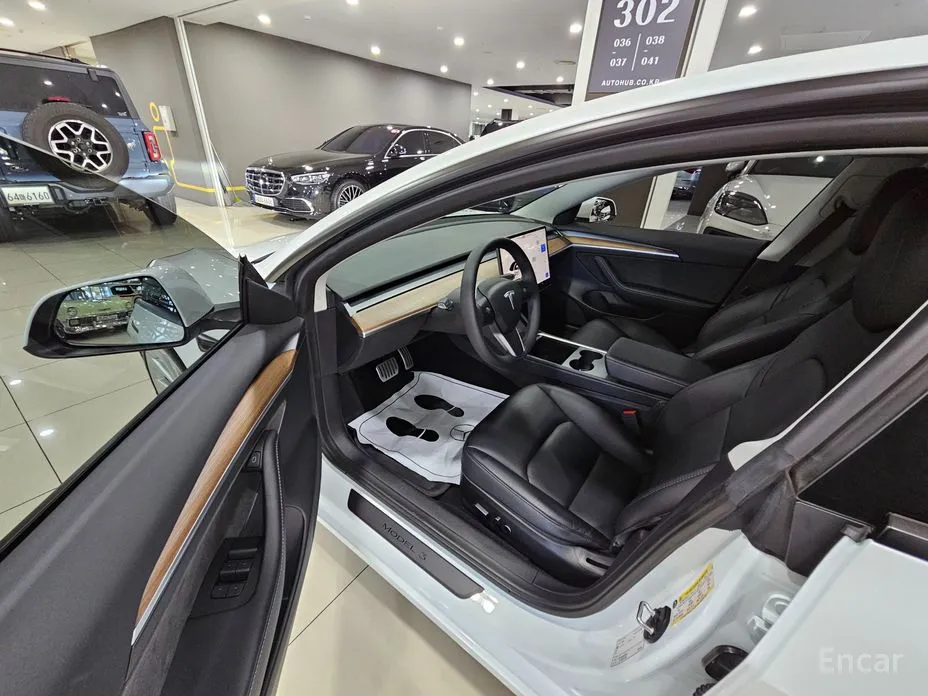 Фото 10 - Tesla Model 3