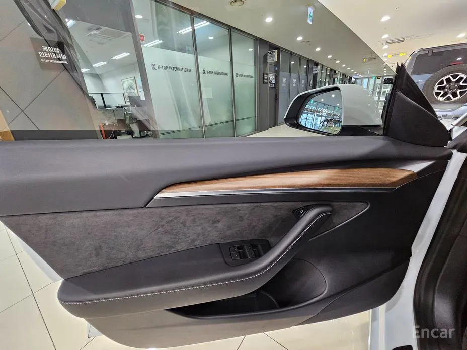 Фото 18 - Tesla Model 3