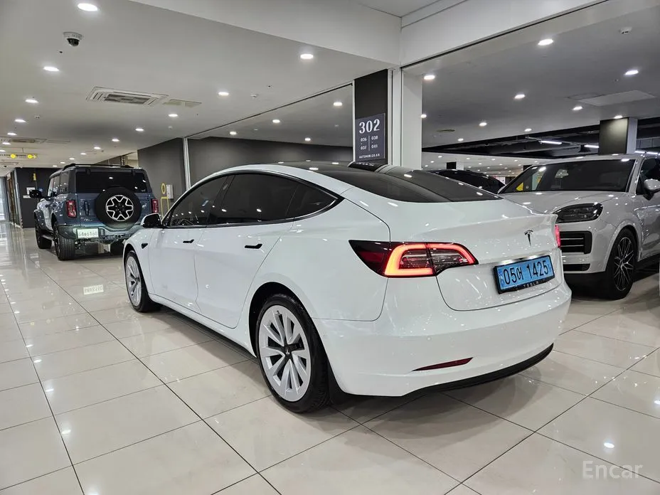 Фото 2 - Tesla Model 3