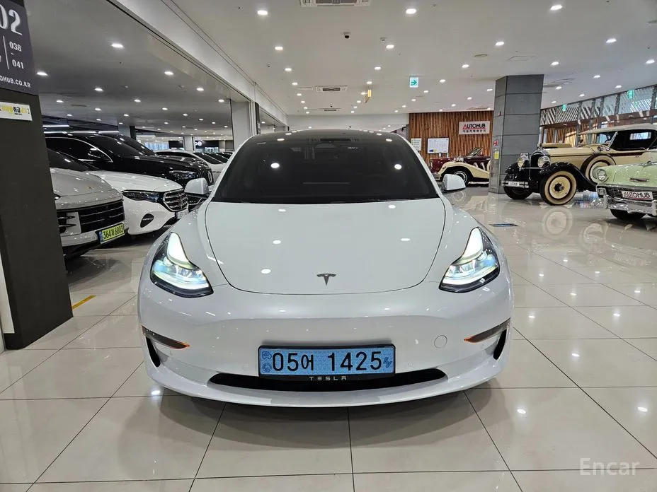 Фото 3 - Tesla Model 3