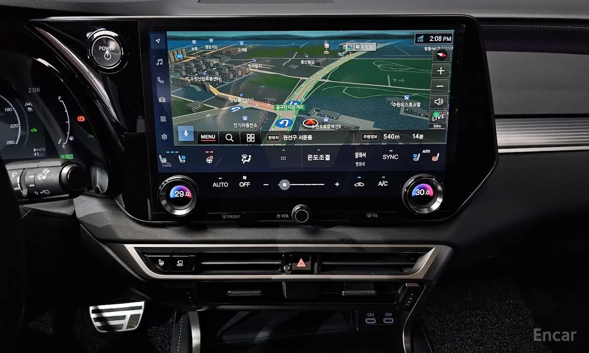 Фото 14 - Lexus RX