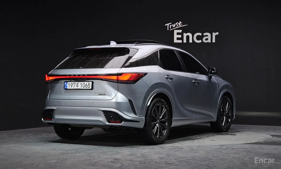 Фото 2 - Lexus RX