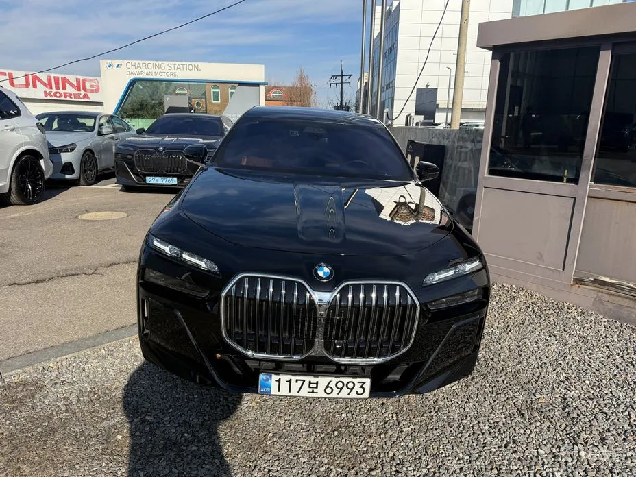 Фото 1 - BMW 7 Series