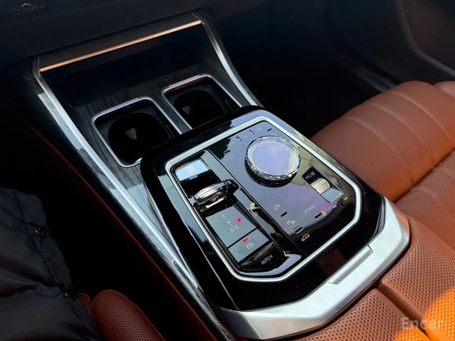 Фото 10 - BMW 7 Series