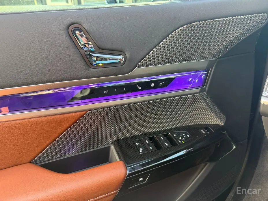 Фото 11 - BMW 7 Series