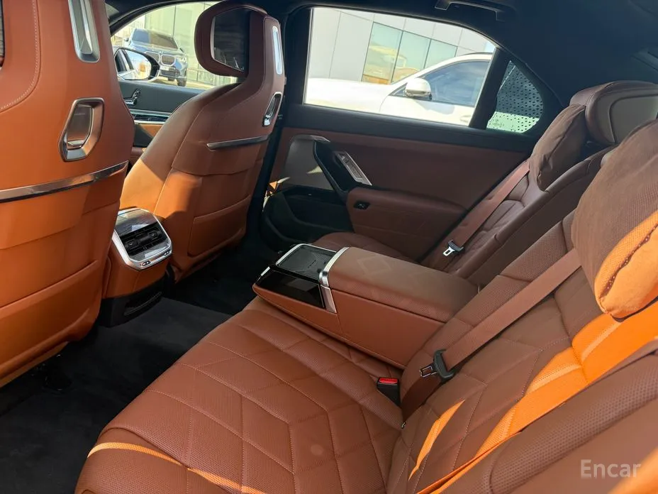 Фото 7 - BMW 7 Series