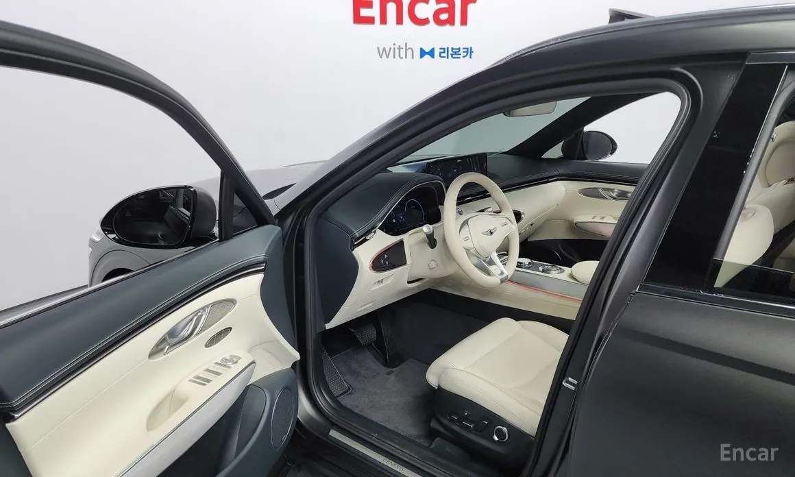 Фото 11 - Genesis GV70