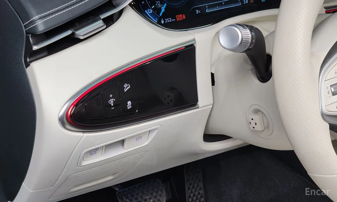 Фото 13 - Genesis GV70