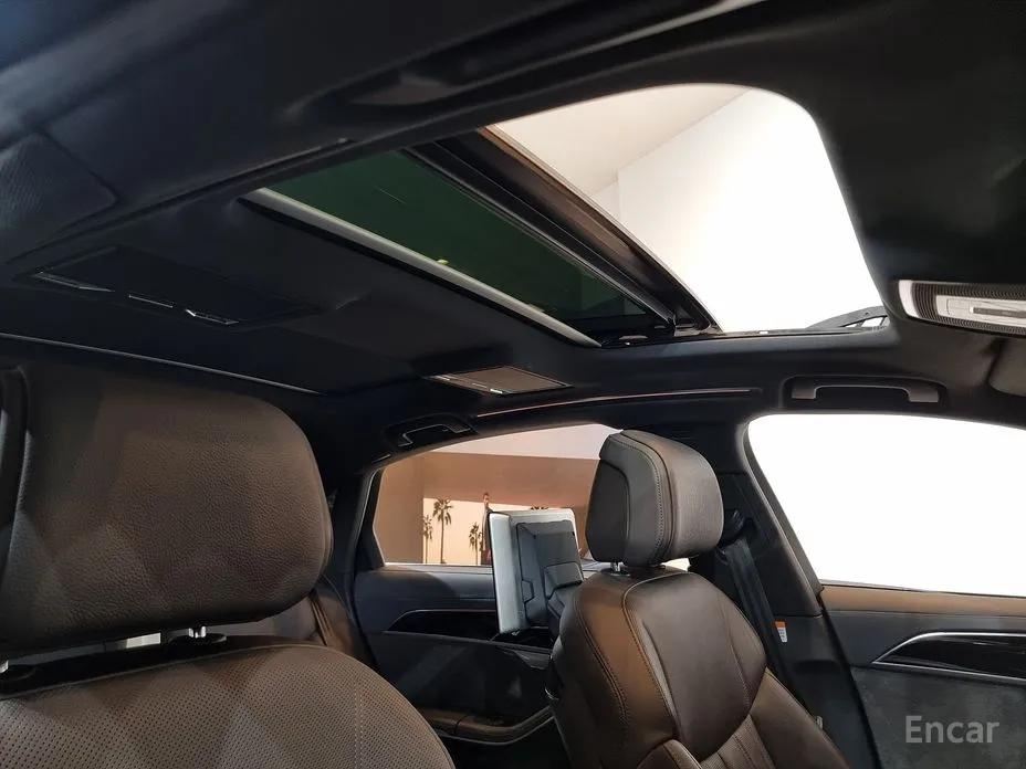 Фото 12 - Audi A8