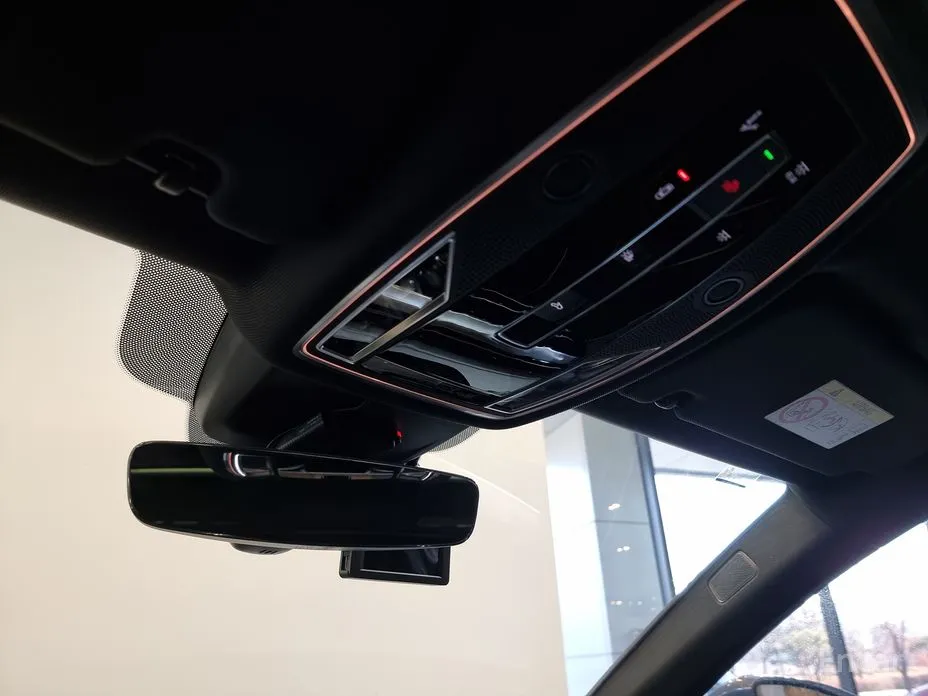 Фото 16 - Audi A8