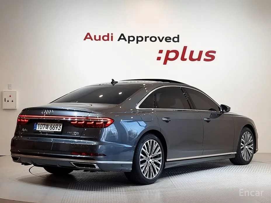 Фото 2 - Audi A8
