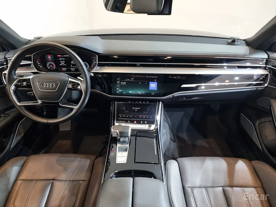 Фото 7 - Audi A8