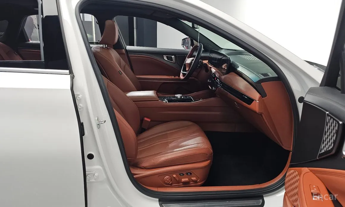 Фото 11 - Kia K8