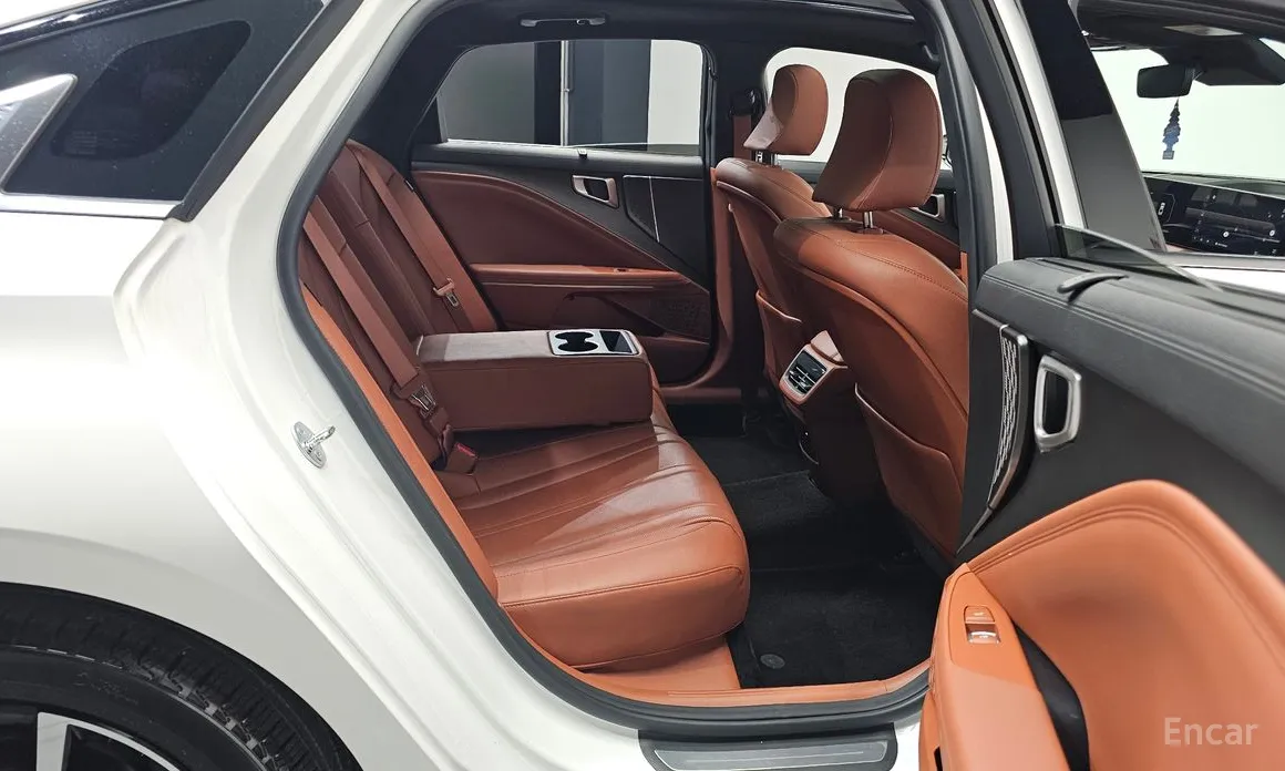 Фото 12 - Kia K8