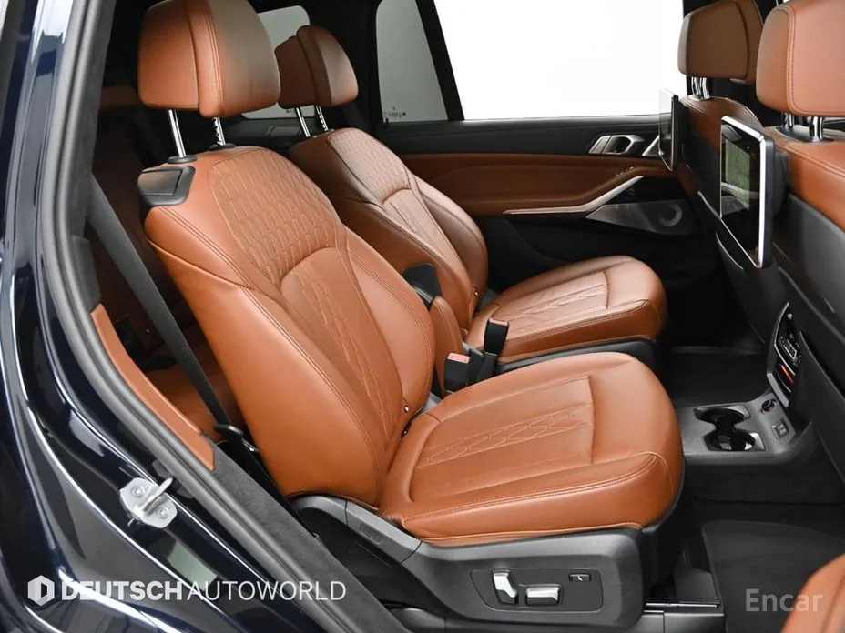 Фото 12 - BMW X7