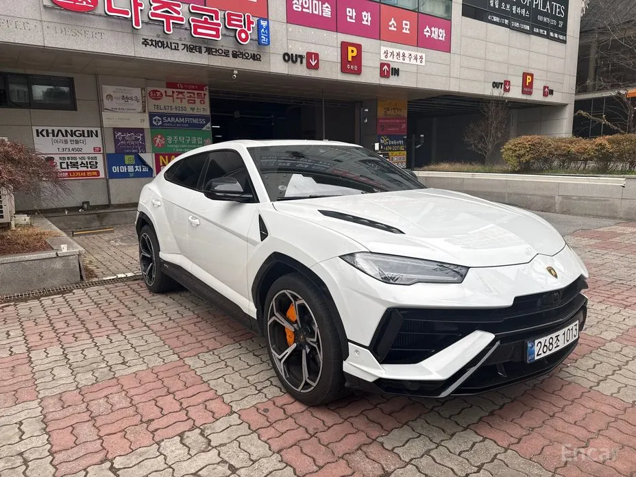 Фото 1 - Lamborghini Urus