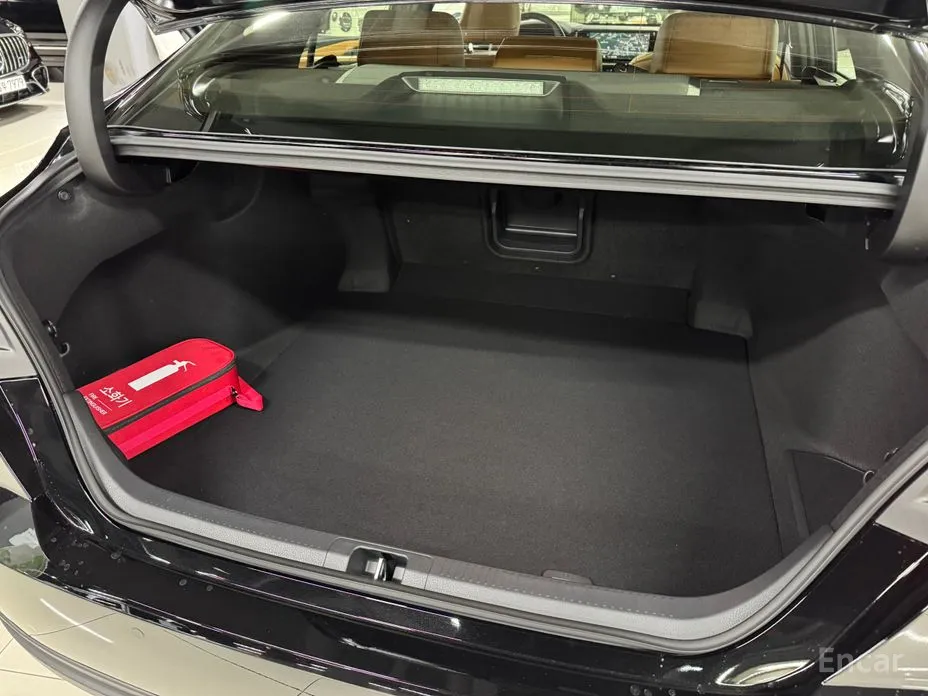 Фото 15 - Toyota Camry